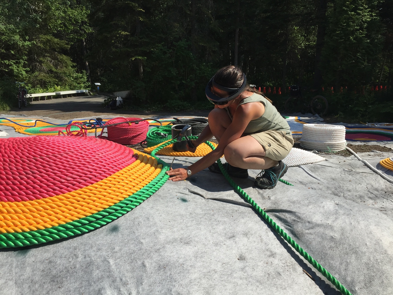 Process-04_使Marie_Eve_Brais_Placing_the_rope_using_AR7
